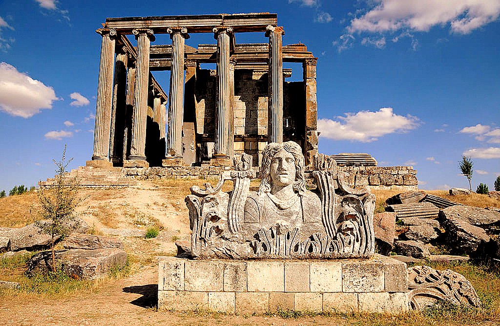 Айзаной, храм на Зевс